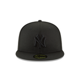NEW ERA New York Yankees 59FIFTY Blackout Fitted at Gravity NYC