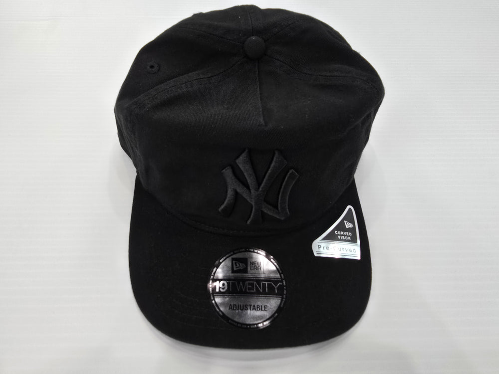 NEW ERA New York Yankees Blackout 19TWENTY Adjustable Snapback - Gravity NYC