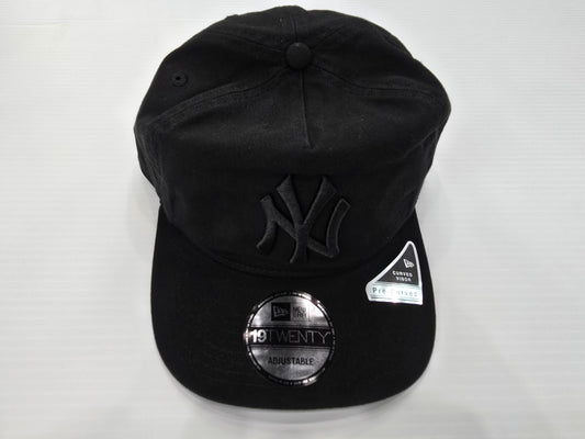 NEW ERA New York Yankees Blackout 19TWENTY Adjustable Snapback - Gravity NYC