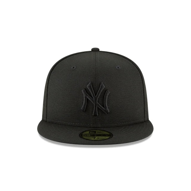 NEW ERA New York Yankees Blackout Basic 59FIFTY Fitted