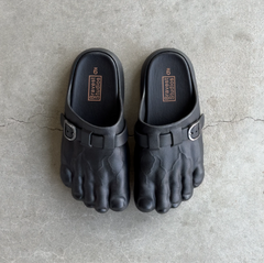 BRAVEST STUDIOS Black Foot Clogs