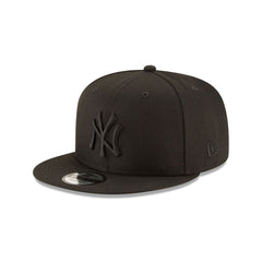 NEW ERA New York Yankees 9FIFTY Blackout Snapback Gravity NYC
