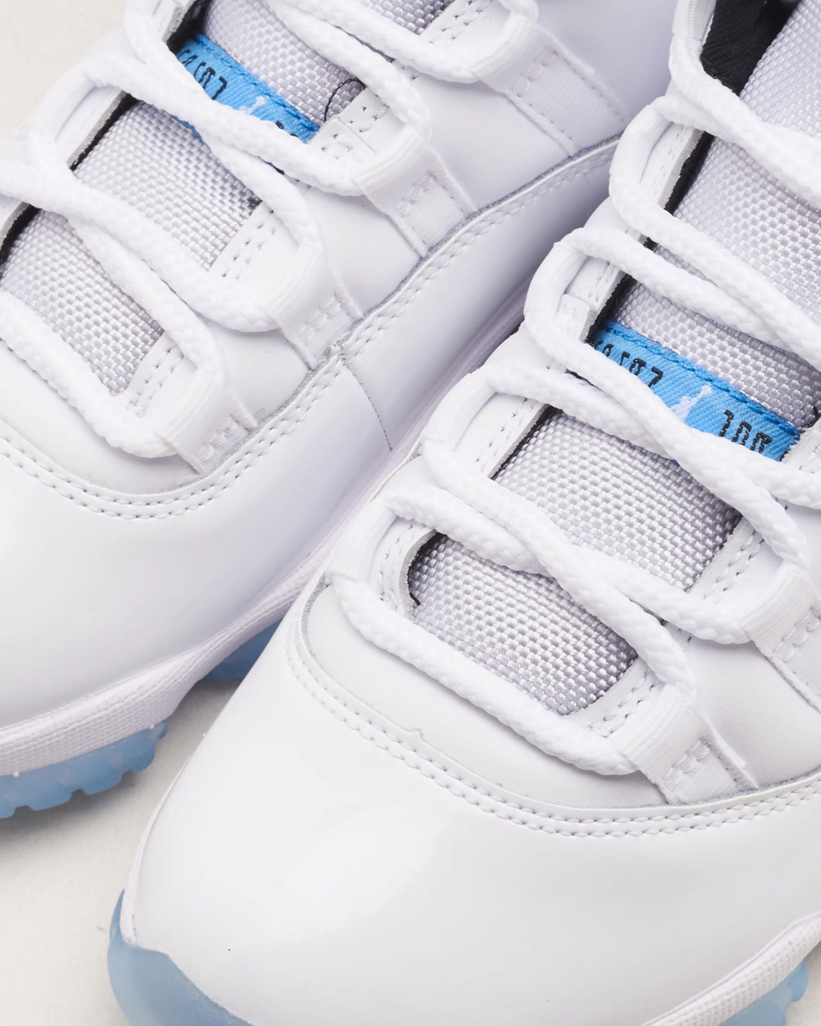 NIKE Air Jordan 11 Retro "Legends Blue"