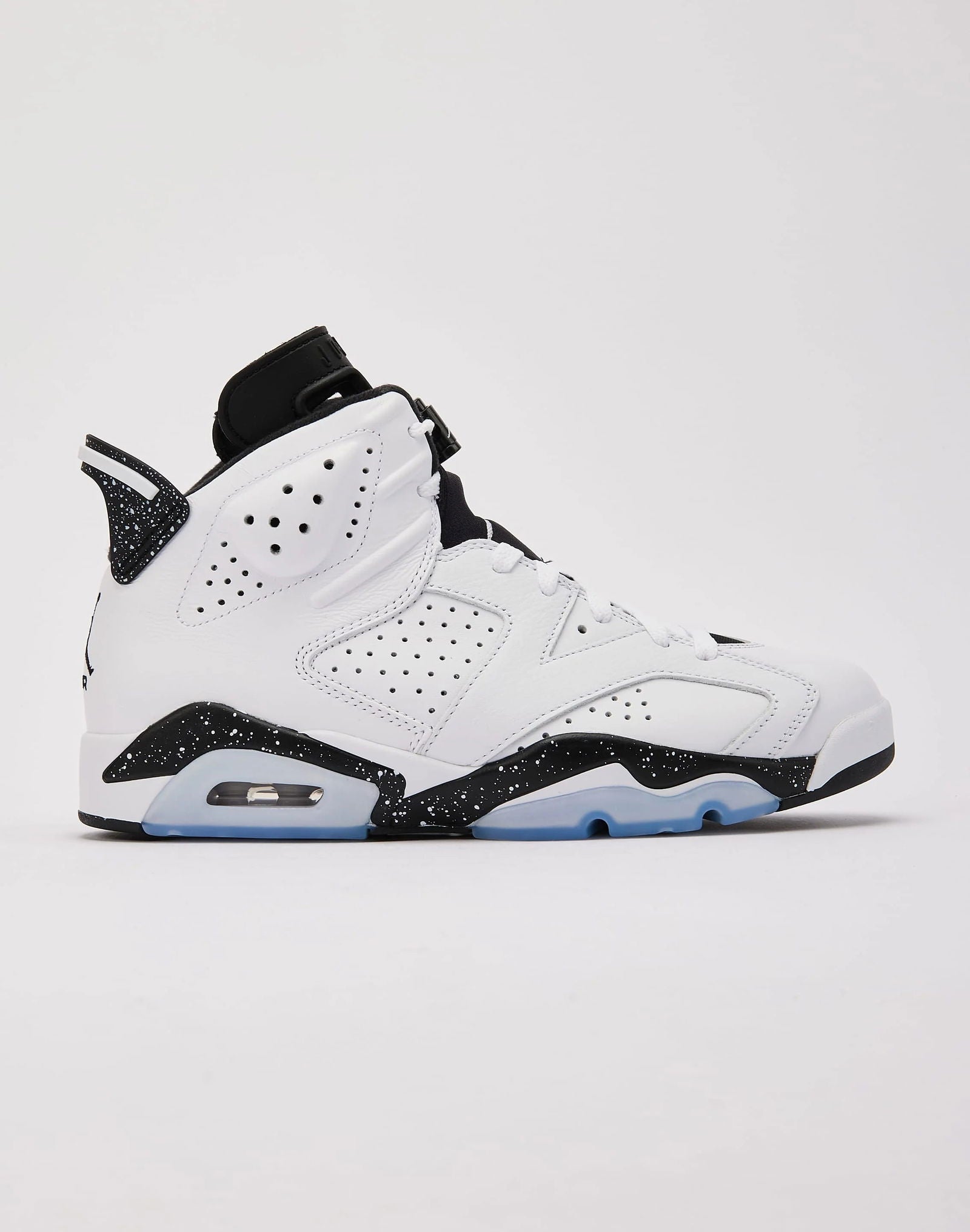 NIKE Air Jordan 6 Retro "Reverse Oreo"