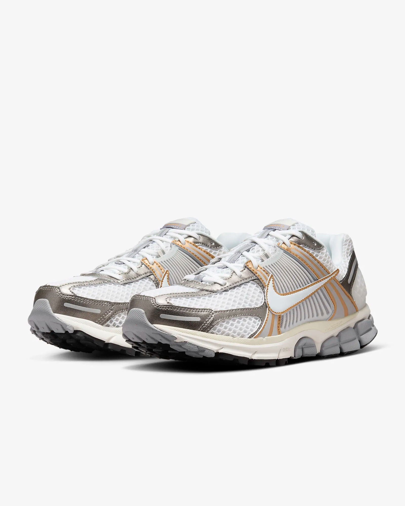 NIKE Zoom Vomero 5 Gold