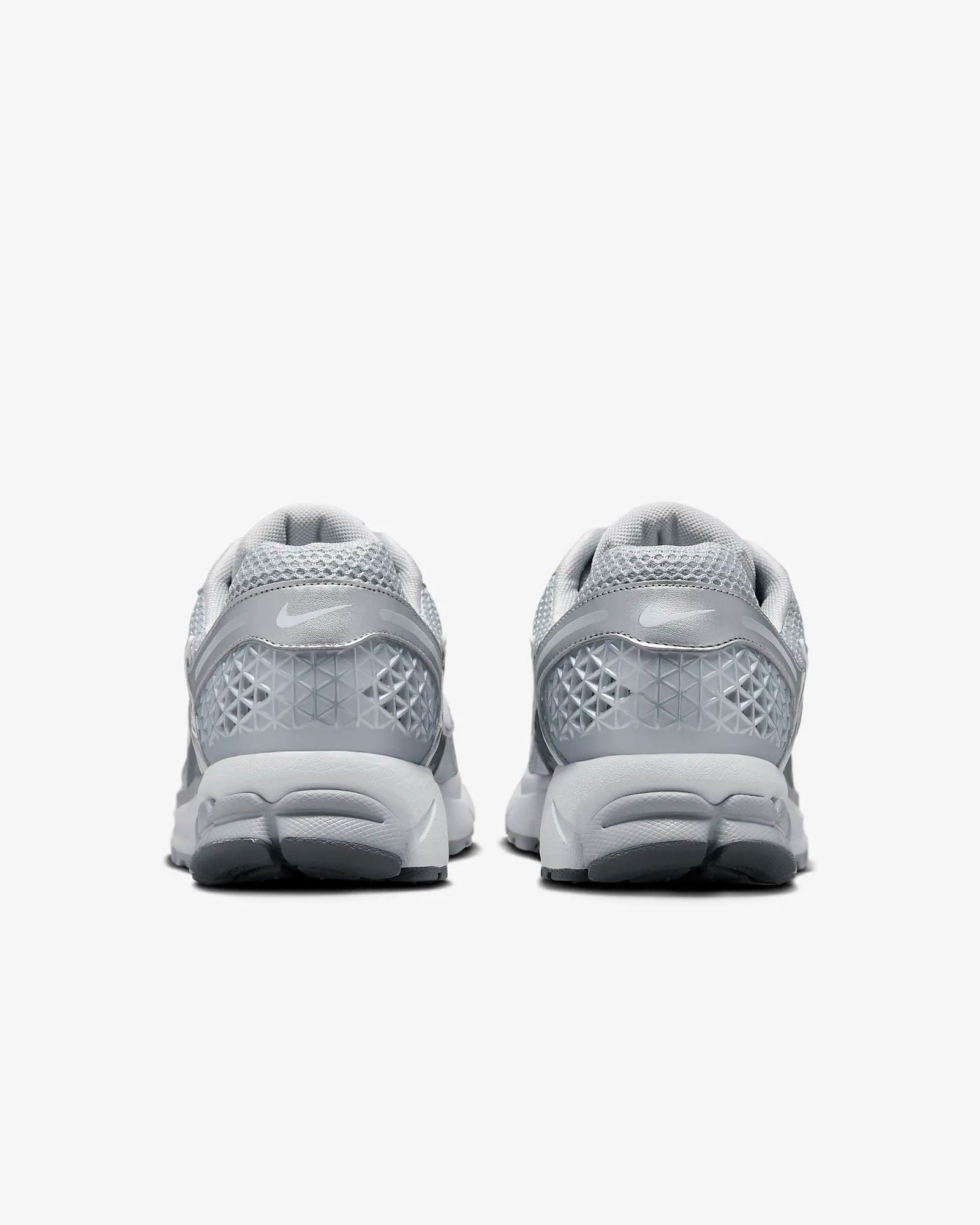 NIKE Zoom Vomero 5 Grey