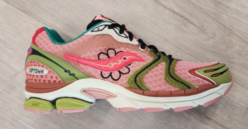 SAUCONY x Jae Tips ProGrid Triumph 4 Sneakers 'Virginia Creeper' Peach/Leaf - Gravity NYC