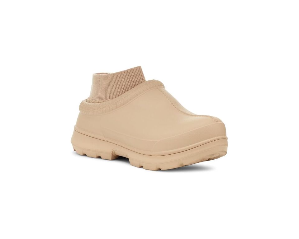 UGG FOOTWEAR Gravity NYC
