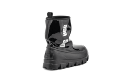 UGG FOOTWEAR Gravity NYC