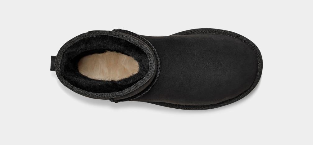 UGG FOOTWEAR Gravity NYC
