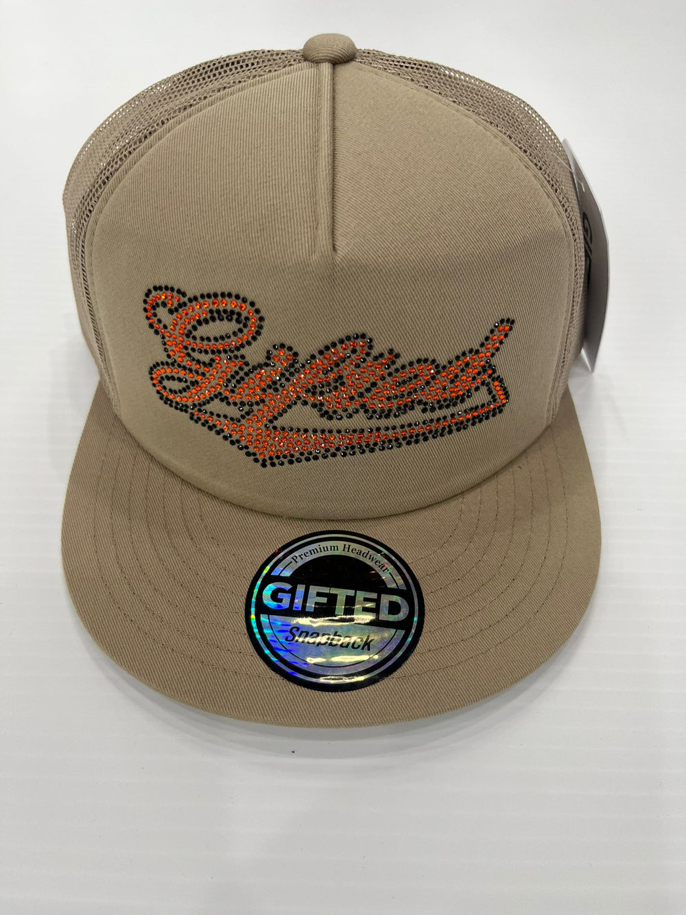 EVERYONE IS GIFTED Script Hat (Beige) - Gravity NYC