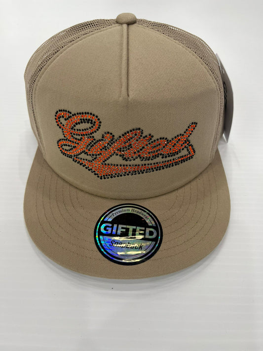 EVERYONE IS GIFTED Script Hat (Beige) - Gravity NYC