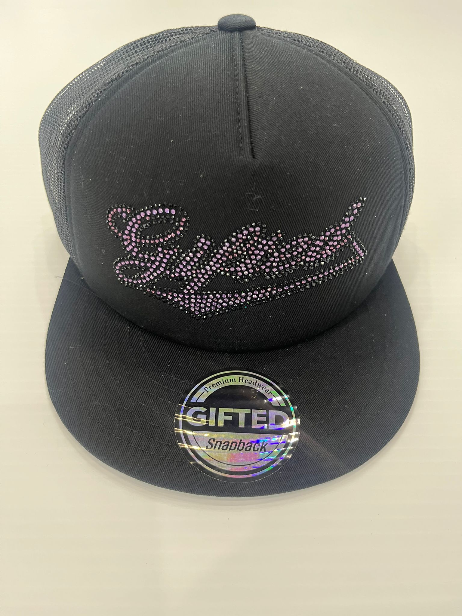 EVERYONE IS GIFTED Script Hat (Black) - Gravity NYC