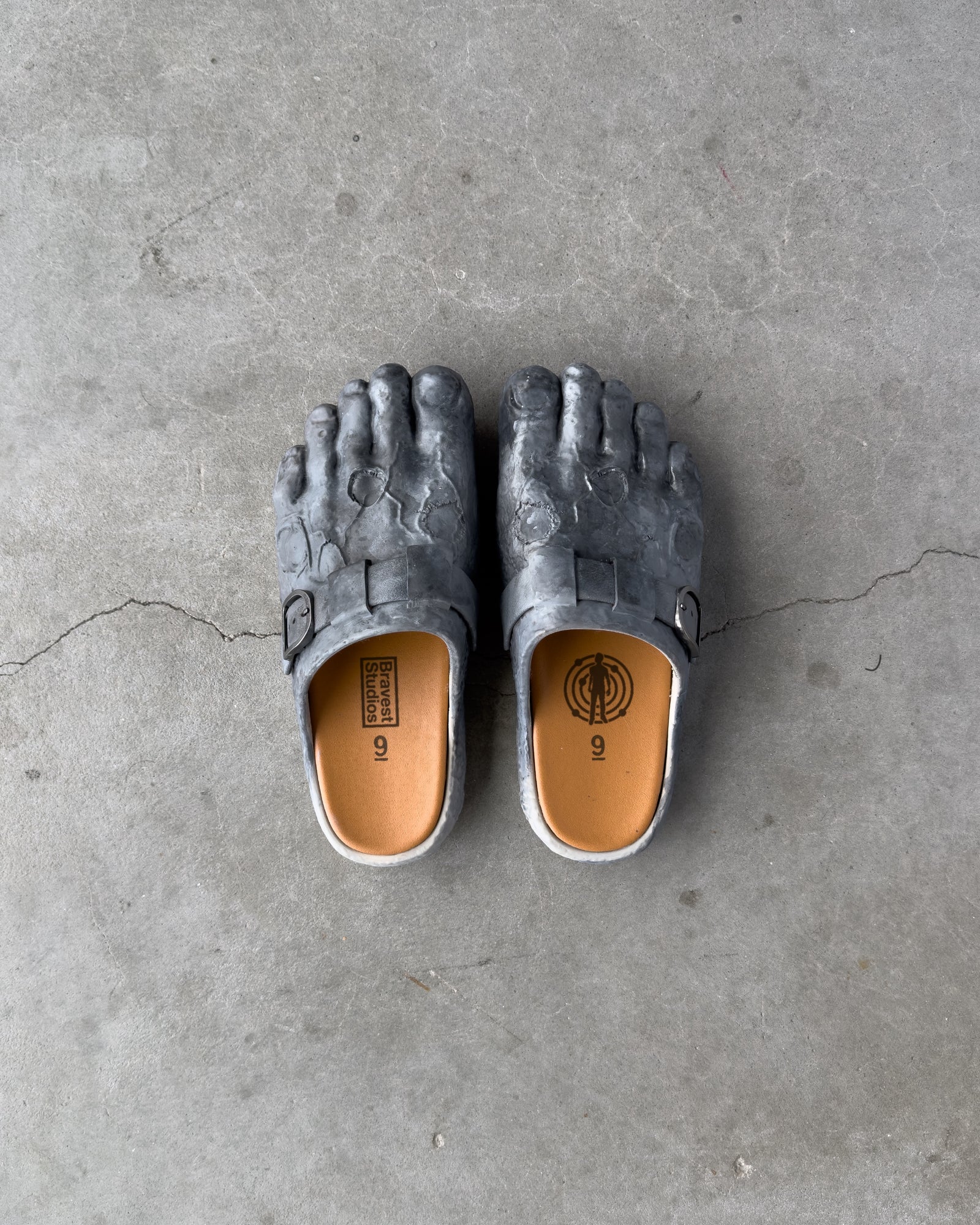 BRAVEST STUDIOS Moon Clogs Secondary image