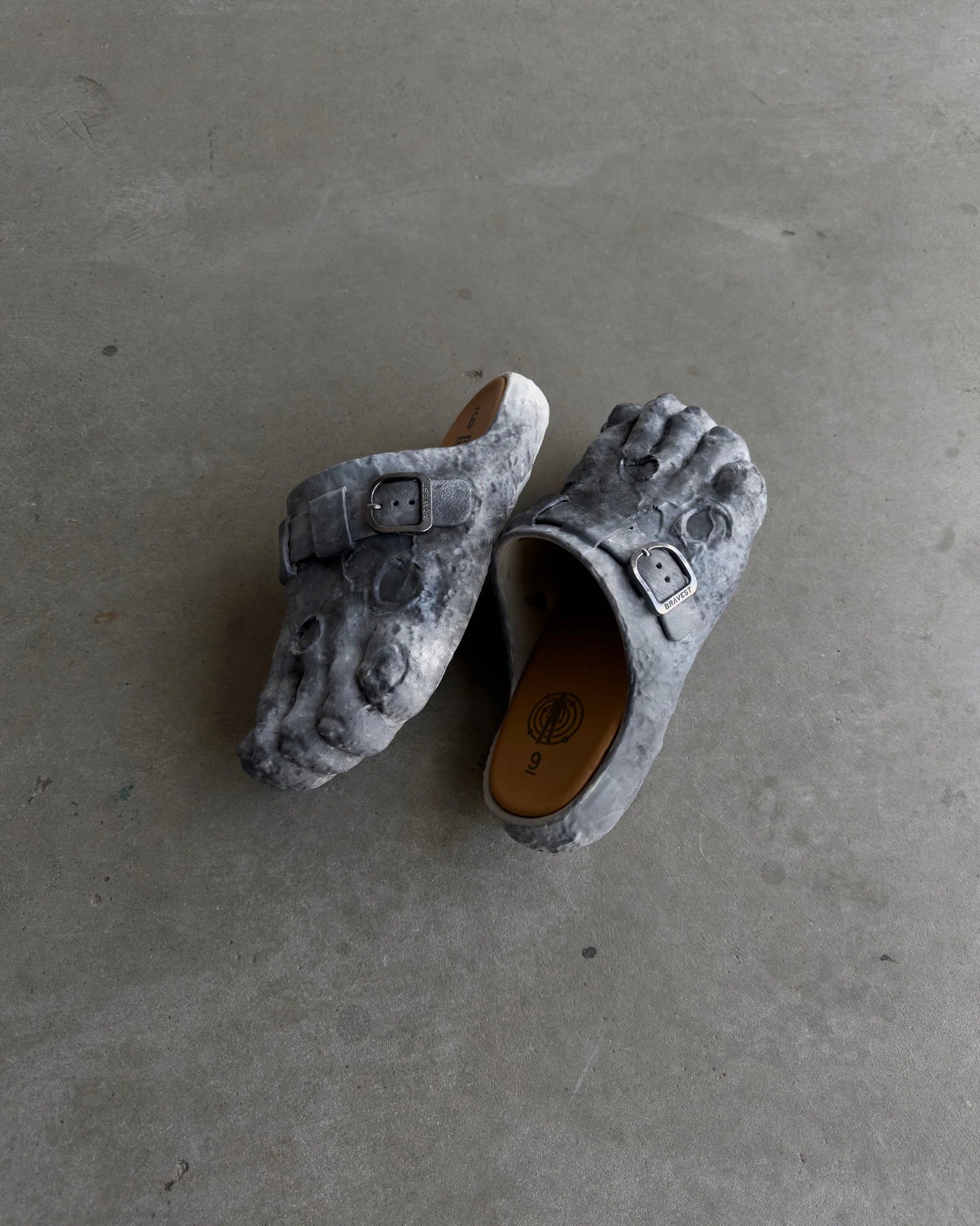 BRAVEST STUDIOS-Men's Slippers and Sandals