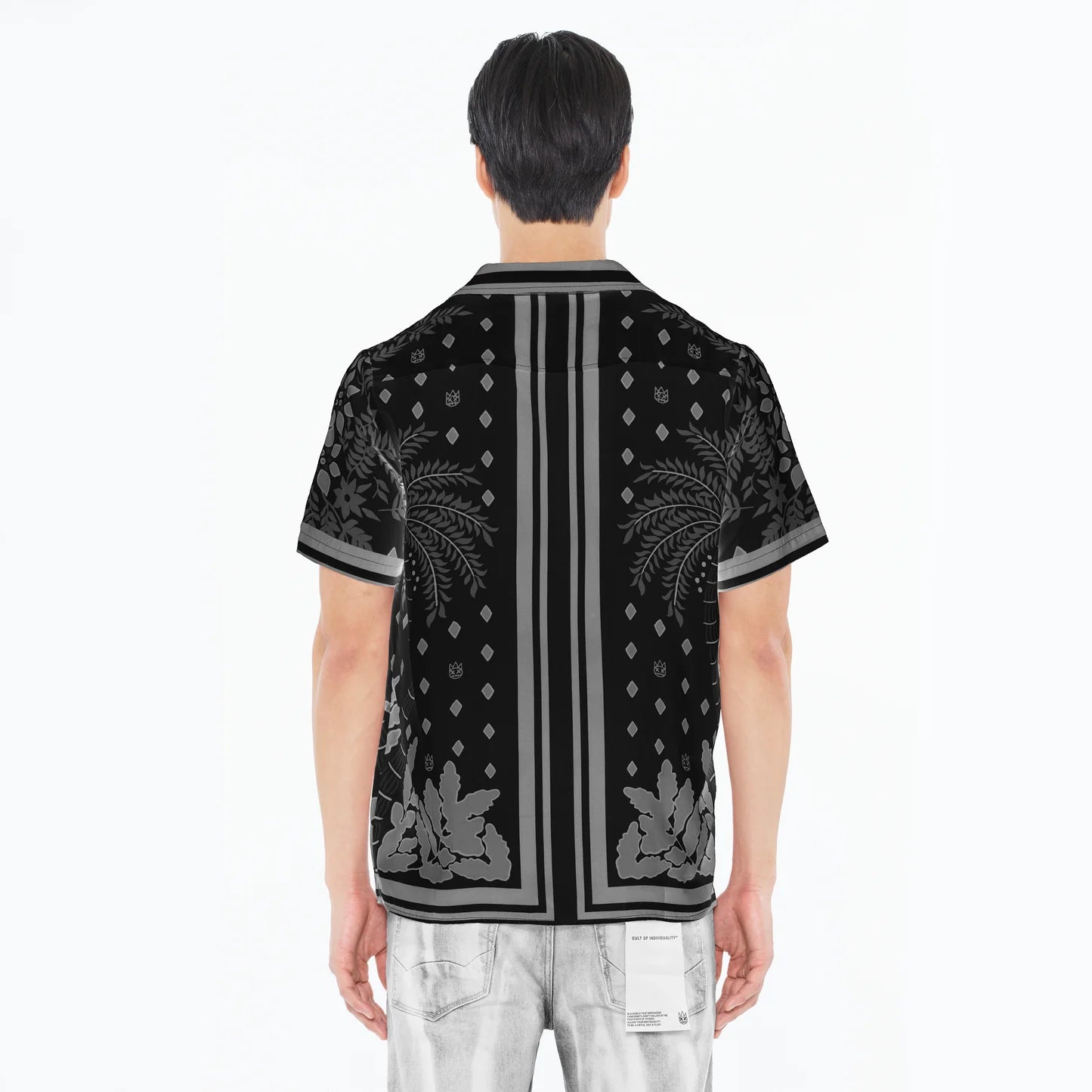 Camisa cubana tejida CULTO A LA INDIVIDUALIDAD en negro retro Imagen secundaria del producto