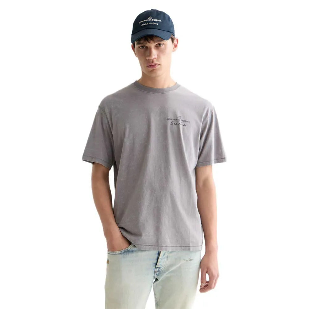 SCOTCH AND SODA Camiseta de corte relajado con obras de arte de Basquiat en la parte delantera y trasera Imagen secundaria del producto