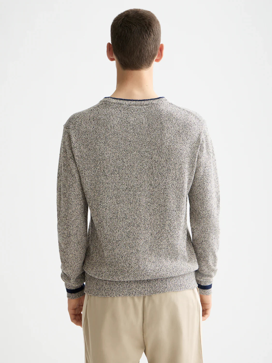 Jersey de cuello redondo de corte regular en tono melange de SCOTCH AND SODA Imagen secundaria del producto