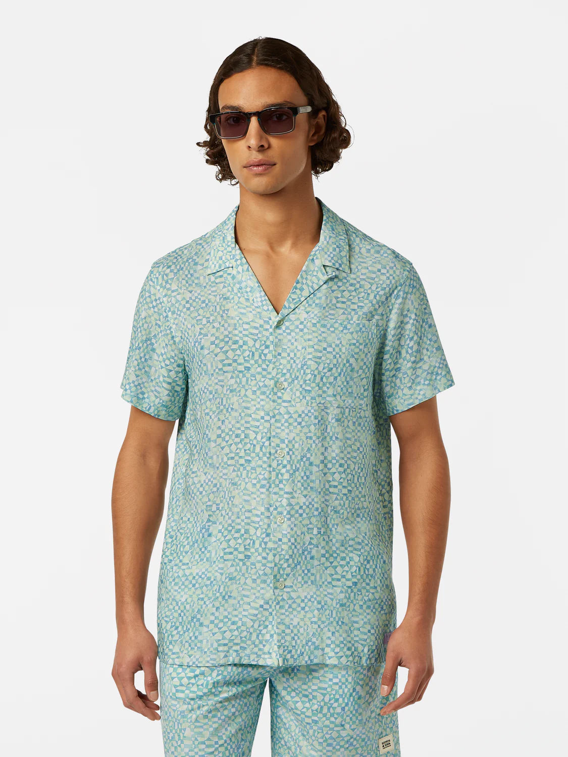 Camisa de viscosa AOP de corte regular de SCOTCH AND SODA Imagen secundaria del producto