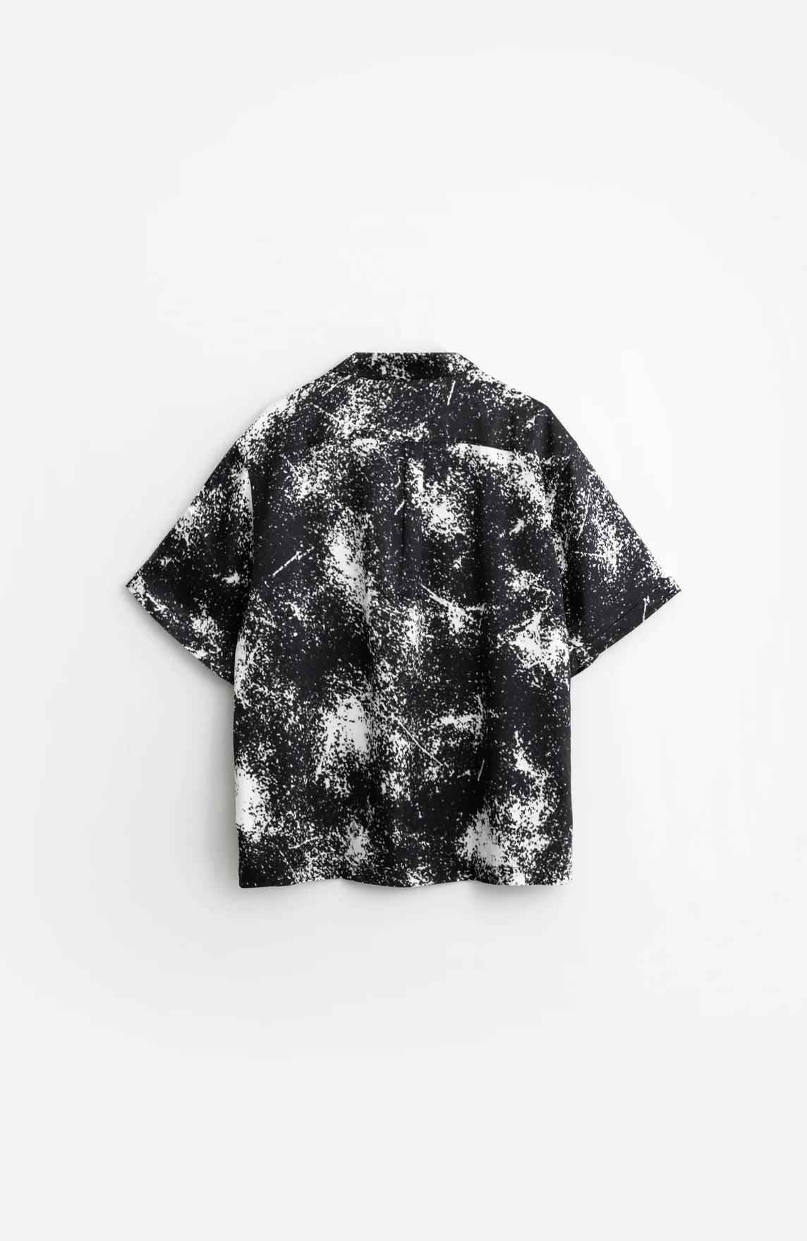 Camisa con cuello abotonado y diseño de campamento de STAMPD Sparks  Imagen secundaria del producto